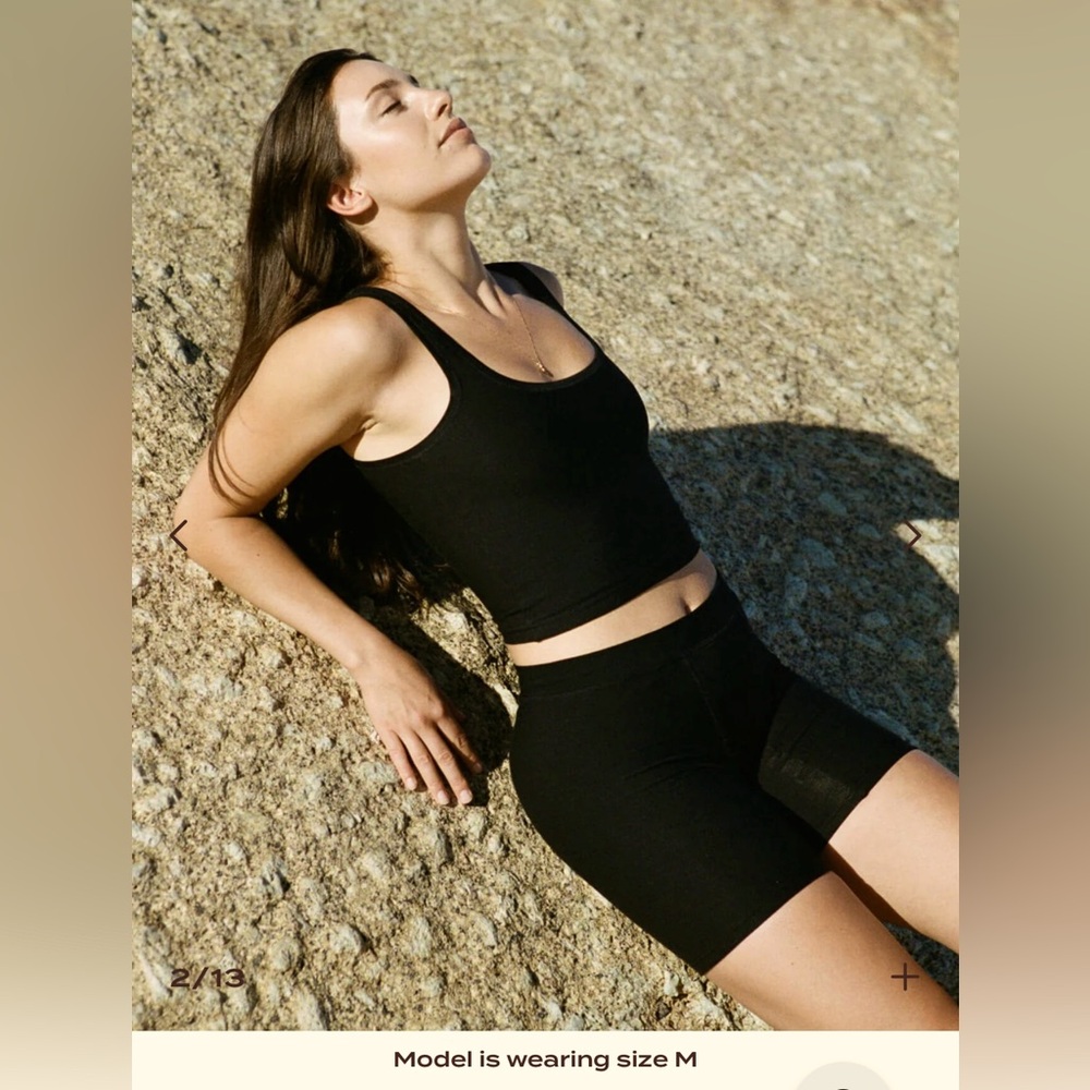 Huha’s sporty mineral crop top! Brand new, never used. From a smoke free home.
